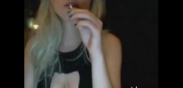  Busty Blonde Dancing & Drinking On Cam